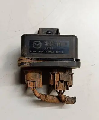 Mazda 6 Glow plug pre-heat relay SH0118650T3 SH0118650 K4243