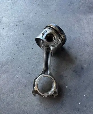 Ford Ranger Piston with connecting rod RFBB3Q6200BA