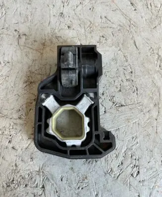 BMW 5 F10 F11 Radiator mount bracket P7823002 M124596