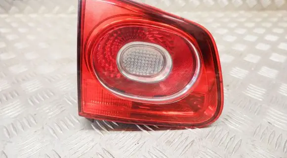 Volkswagen Tiguan Tailgate rear/tail lights 5N0945093C