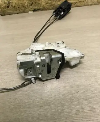 Suzuki SX4 Front door lock