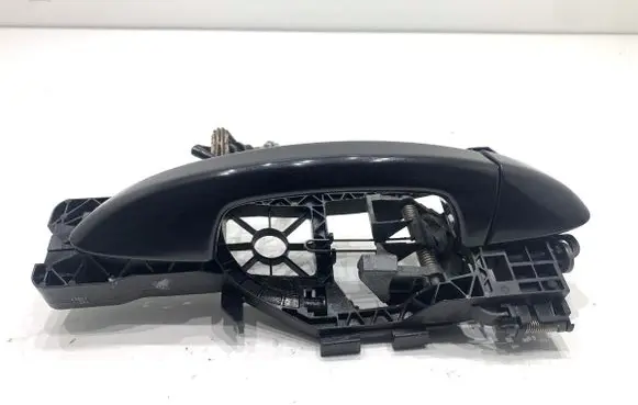Volkswagen PASSAT B7 Rear door exterior handle 