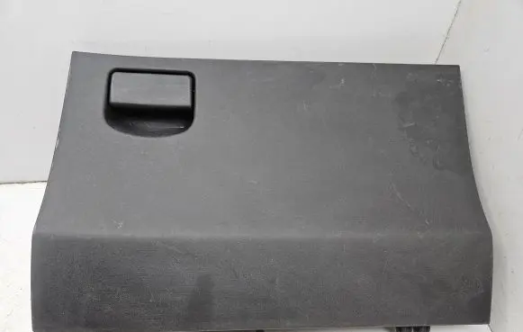 Toyota Yaris Glove box lid/cover 555500D060