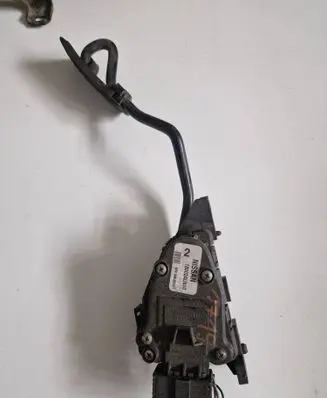 Nissan Primera Accelerator throttle pedal 18002AU410 6PV00862001