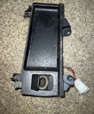 BMW 5 E39 Cigarette lighter front 8159694