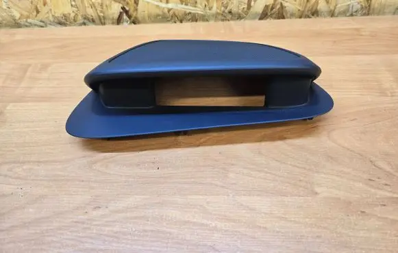 Volvo XC60 Radio/GPS head unit trim 30755853 30755852