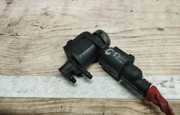 Skoda Octavia Mk1 (1U) Turbo solenoid valve 1J0906283C