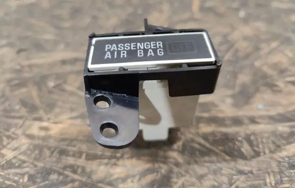 Mitsubishi Grandis Sensor R3311