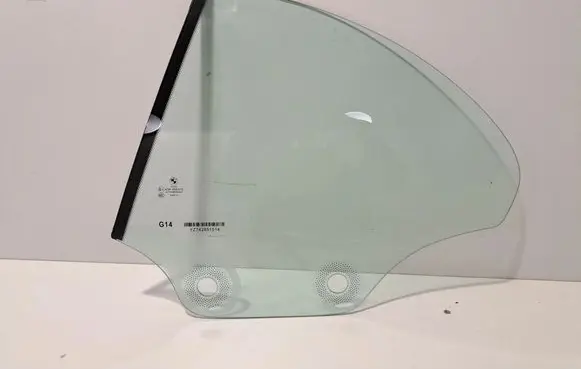 BMW 8 G14 Rear vent window glass 7428515