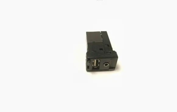 Toyota Prius (XW50) USB socket connector 8619042040