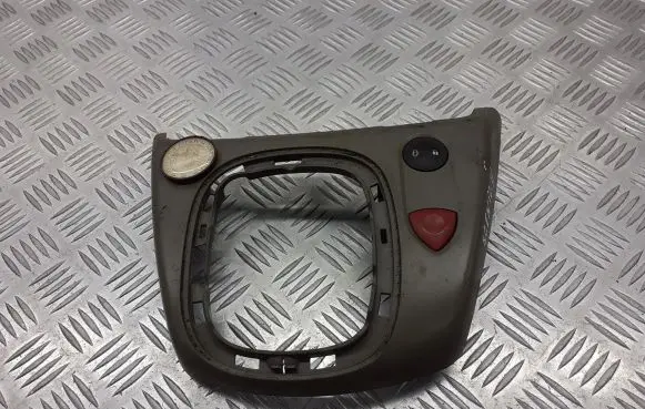 Renault Scenic II - Grand scenic II Gear shifter surround trim plastic 8200095493