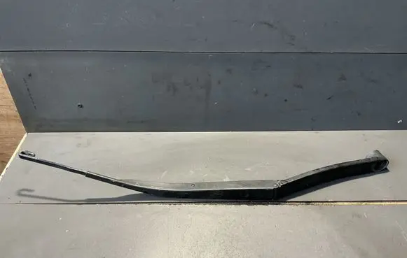 Hyundai Sonata Front wiper blade arm