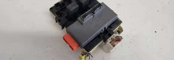 Toyota Corolla E110 Fuse module 8264112150