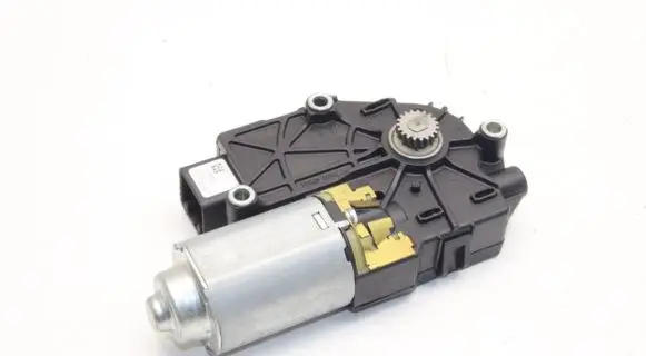 Honda CR-V Sunroof motor/actuator 70450SMGE010 WR09C01AA