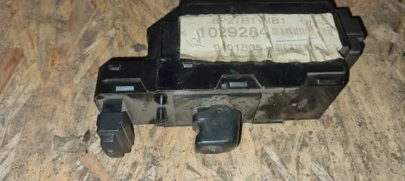 Volvo XC70 Electric window control switch 30658147