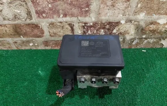 Volkswagen PASSAT B8 ABS control unit/module 