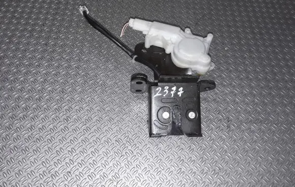 Mazda 3 I Tailgate/trunk/boot lock/catch/latch