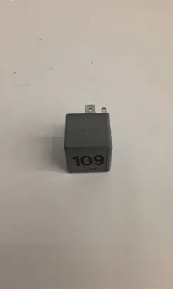 Audi A6 S6 C6 4F Other relay 1j090638a