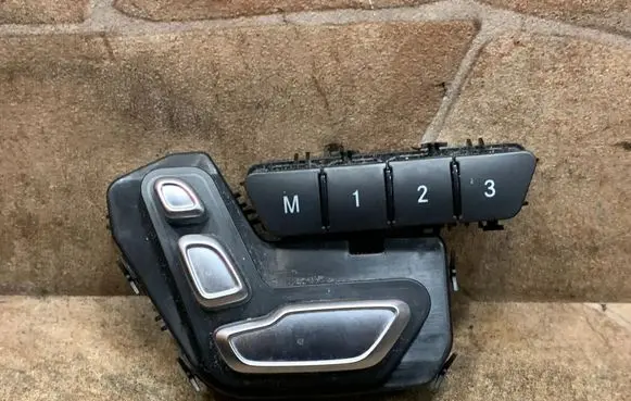 Mercedes-Benz GLS X166 Seat control switch A1669058100