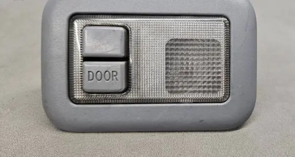Toyota Previa (XR30, XR40) II Interior lighting switch D00R