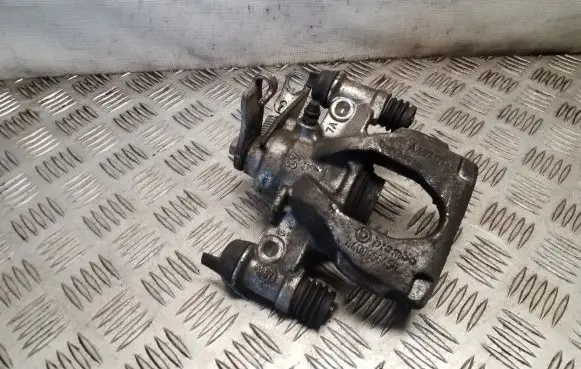 Opel Movano B Rear brake caliper 440006645R