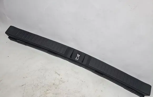 Toyota Corolla Verso AR10 Trunk/boot sill cover protection 647160F010