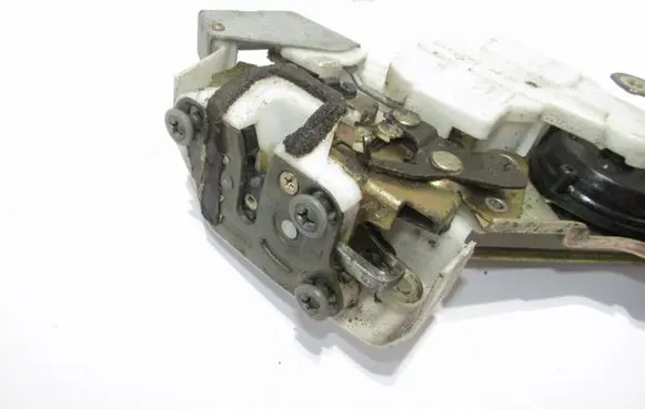Suzuki Wagon R+ Rear door lock