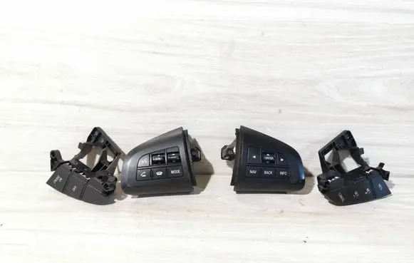 Mazda CX-7 Steering wheel buttons/switches 75B979