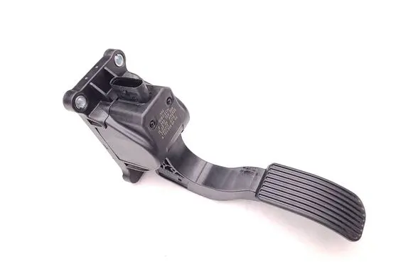 Mercedes-Benz Sprinter W906 Accelerator throttle pedal A9063000304 0280755025