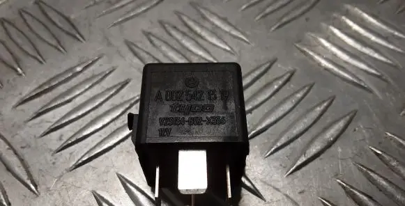 Mercedes-Benz B W245 Other relay A0025421319