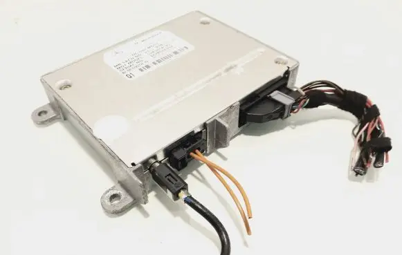 Mercedes-Benz E W211 Bluetooth control unit module A2118703226 Uh03mm01rw