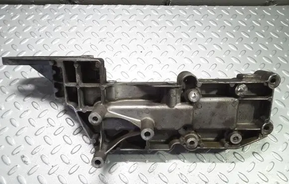 Volvo S60 Generator/alternator bracket 8642196