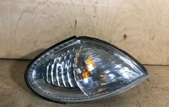Nissan Almera N16 Front indicator light