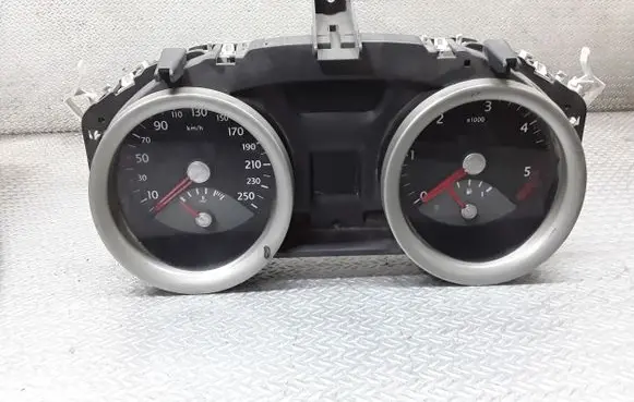 Speedometer (instrument cluster)
