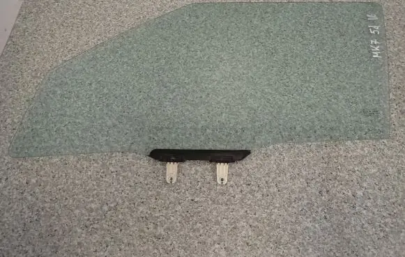 Suzuki Swift II Sliding door window/glass 