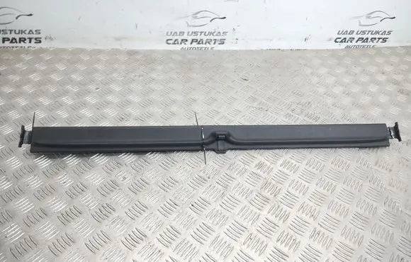 Land Rover Discovery 3 - LR3 Estate rear side window sun shade/blind 