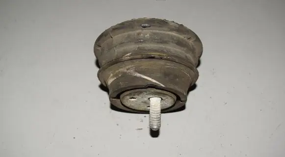 BMW 5 E39 Engine mount bracket