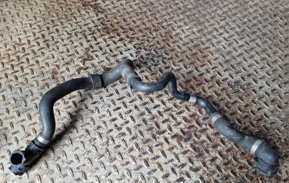 Mercedes-Benz C W204 Engine coolant pipe/hose A2125016482