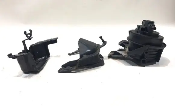 Volvo V50 Fuel filter bracket/mount holder 536643