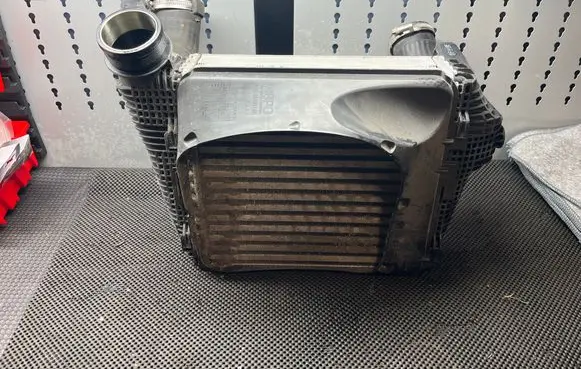 Porsche Macan (95B) Intercooler radiator 95B145804F 95B145804