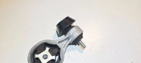 Nissan Qashqai Engine mount bracket