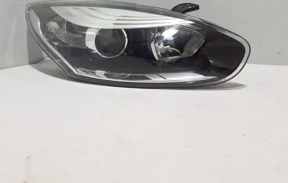 Renault Megane III Headlight/headlamp 260100923R