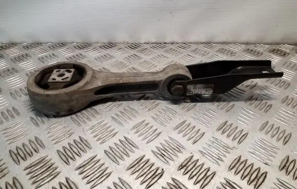Engine mount bracket