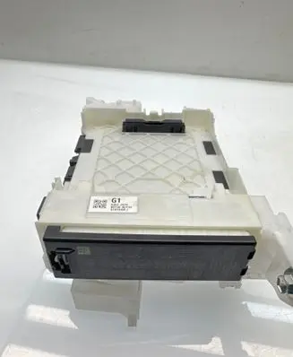 Toyota Yaris Cross Fuse module 63572075 82672K0020