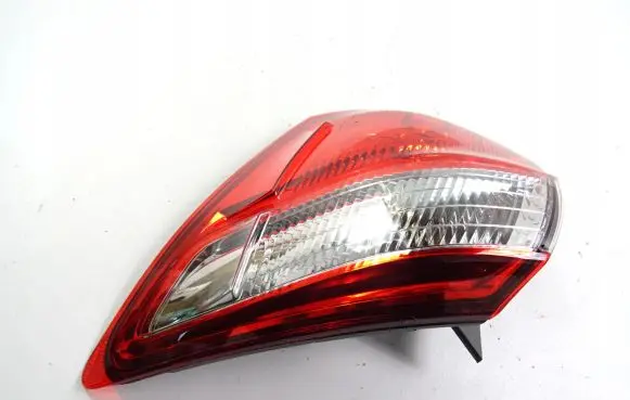 Nissan Qashqai Rear/tail lights 26550-BR00A