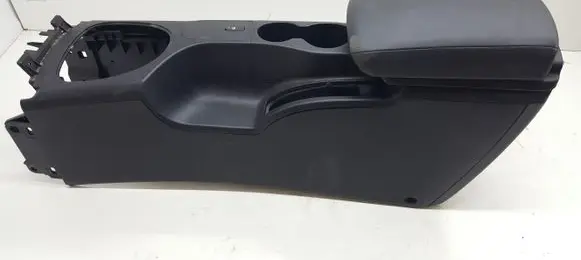 Nissan Qashqai Center console P13149A77000