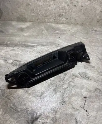 Skoda Octavia Mk2 (1Z) Rear bumper mounting bracket 1Z9807394
