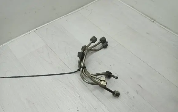 Citroen C3 Picasso Fuel injector supply line/pipe 