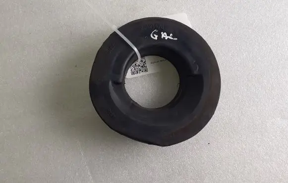 Chevrolet Camaro Rear coil spring rubber mount 23421478 4948