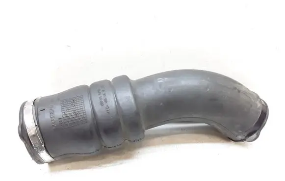 Volvo V70 Intercooler hose/pipe 08692401